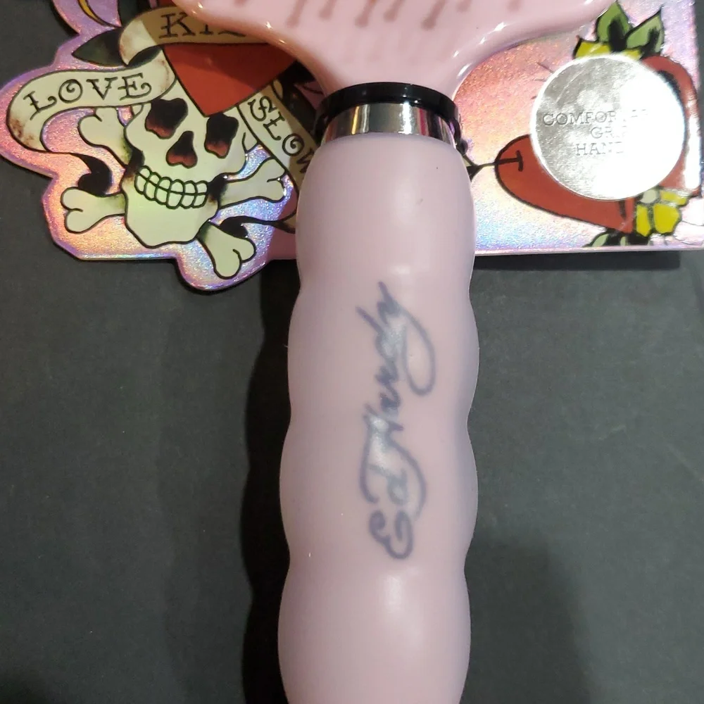 Ed Hardy pink cushioned grip paddle hair brush‎ brand new
